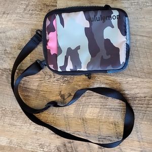 Lululemon small camo bag